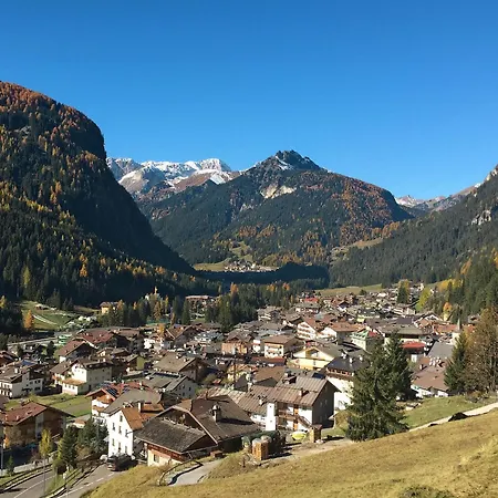 Penia 2-3 By Interhome Апартаменти Канацеї